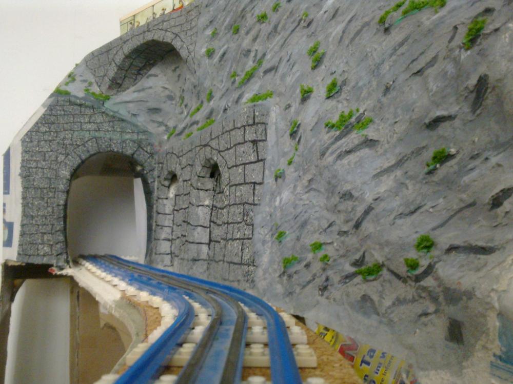 L-bahn (legobahn & lego trains) Landwassermodul (Landwasservidaukt): Farbliche Felsgestaltung